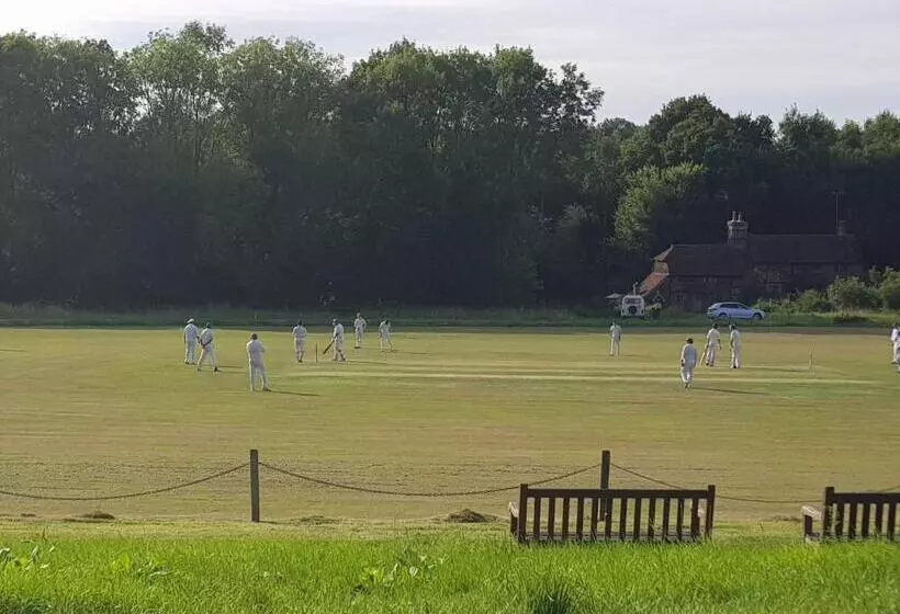 酒店 The Inn On The Green