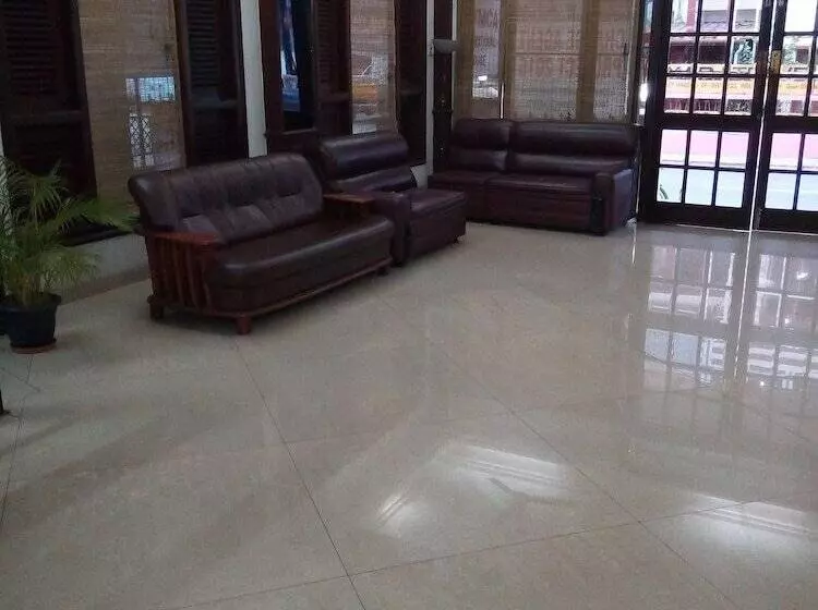 Отель Ymca International House