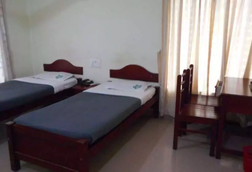 Отель Ymca International House