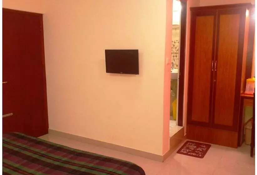 Отель Ymca International House