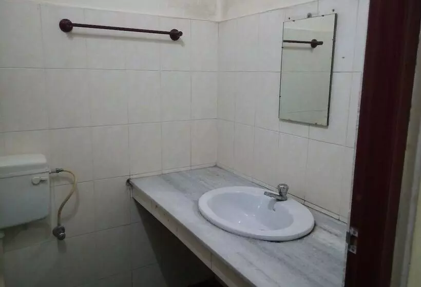 Отель Ymca International House