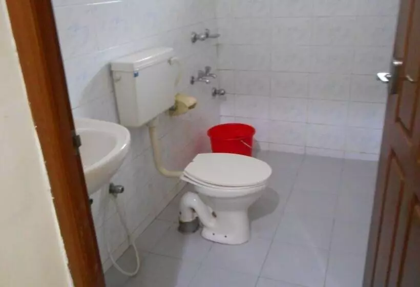 Отель Ymca International House