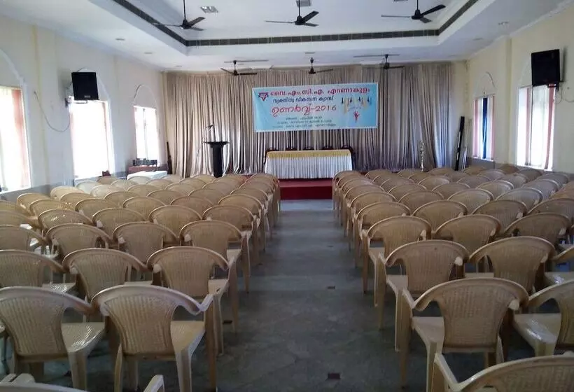 Отель Ymca International House