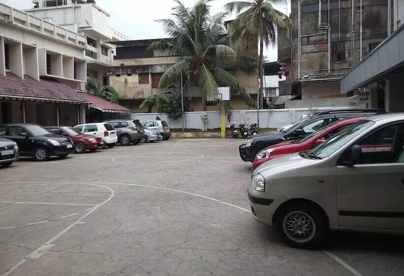 Отель Ymca International House