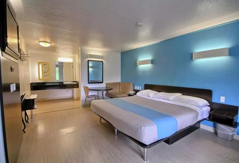 Motel 6 Ann Arbor