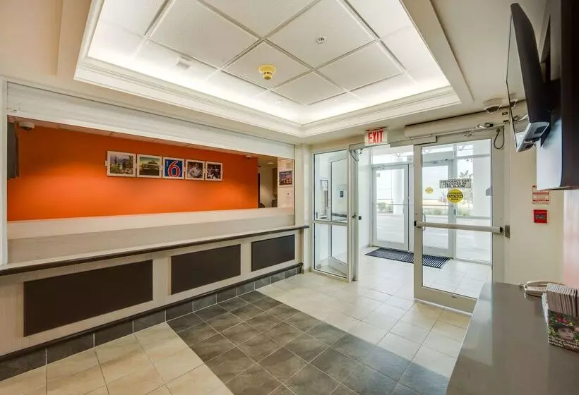Motel 6 Brampton, On Toronto