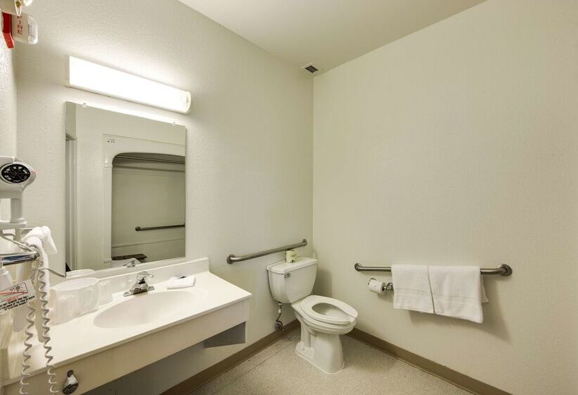 Motel 6 Brampton, On  Toronto