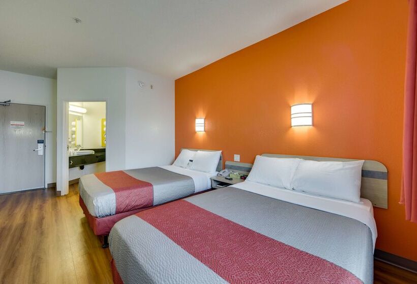 Motel 6 Brampton, On  Toronto