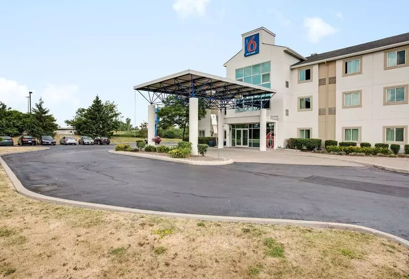 Motel 6 Brampton, On Toronto