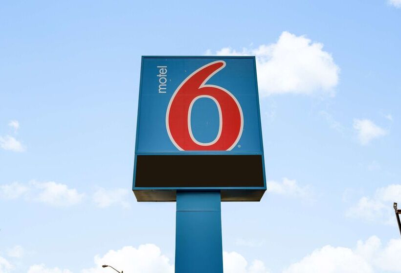 Motel 6 Brampton, On  Toronto