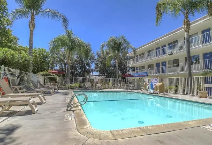 Motel 6 San Bernardino, Ca North