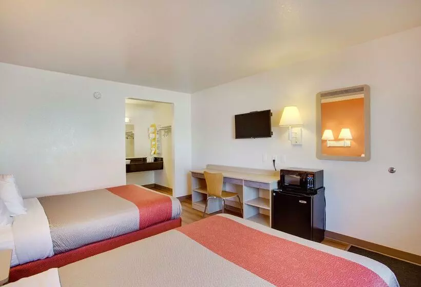 Motel 6albuquerque, Nm  Carlisle