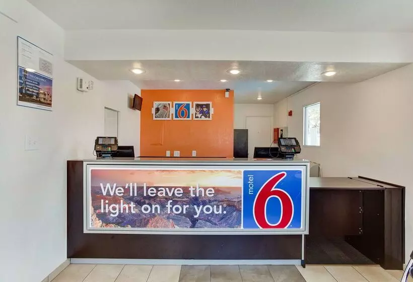Motel 6albuquerque, Nm  Carlisle