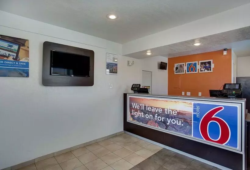 Motel 6albuquerque, Nm  Carlisle