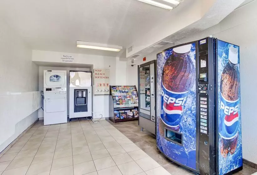 Motel 6albuquerque, Nm  Carlisle