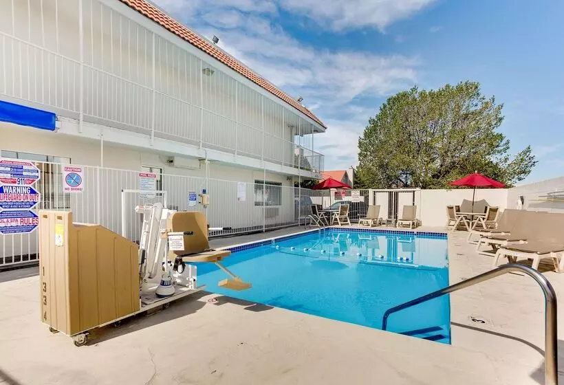 Motel 6albuquerque, Nm  Carlisle