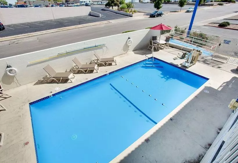 Motel 6albuquerque, Nm  Carlisle