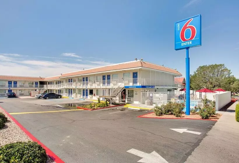 Motel 6albuquerque, Nm  Carlisle