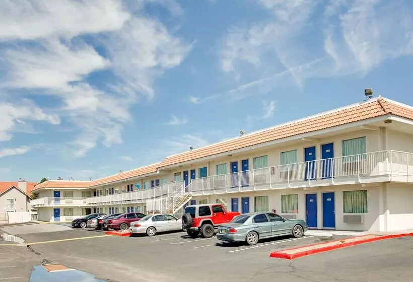 Motel 6albuquerque, Nm  Carlisle