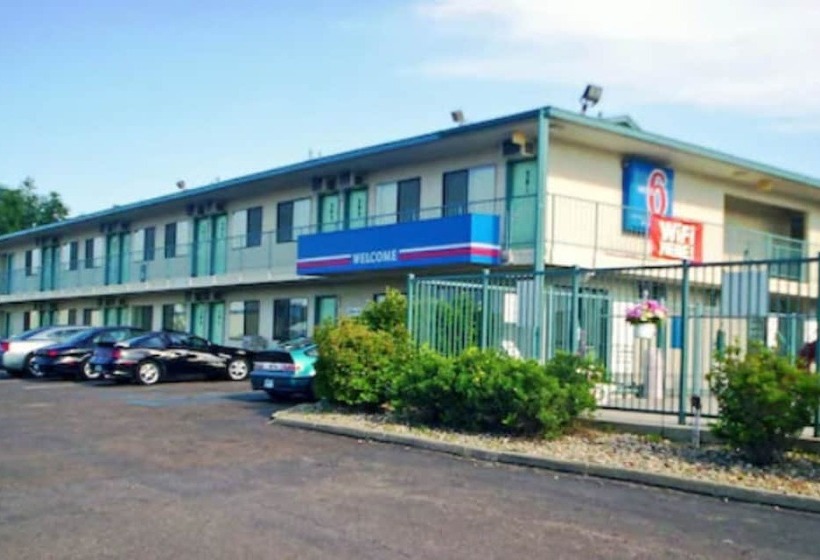 Motel 6 Bismarck, Nd