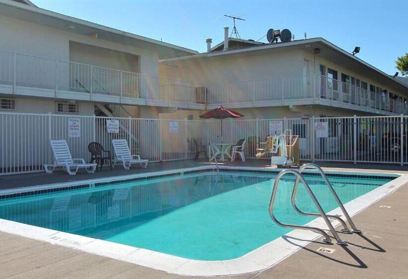 Motel 6 Bismarck, Nd