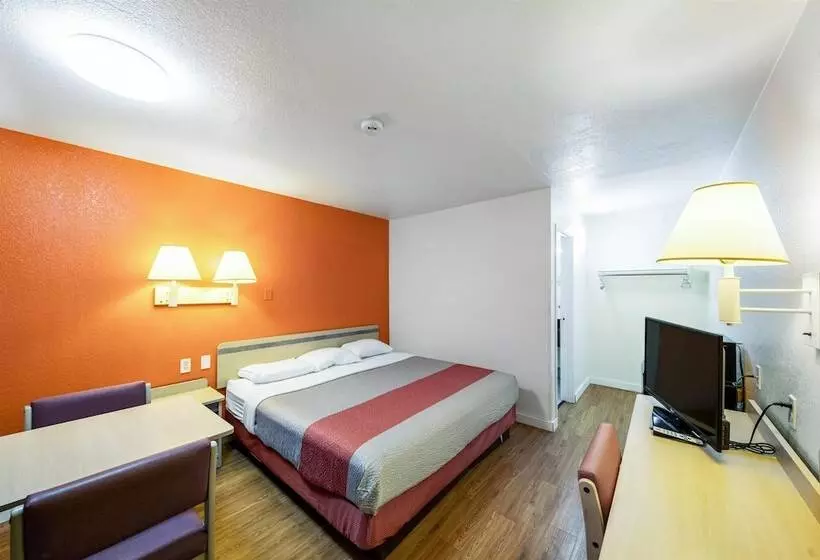 Motel 6 Greenville, Tx