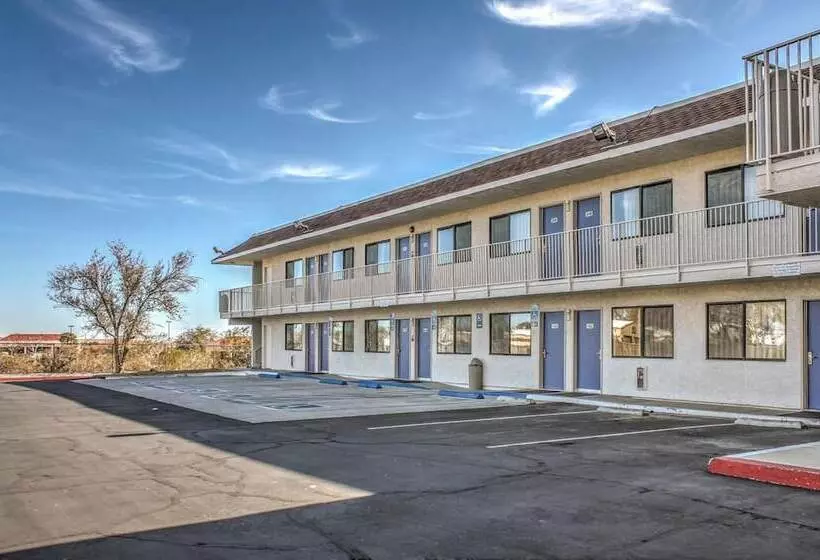 Motel 6 Mojave, Ca