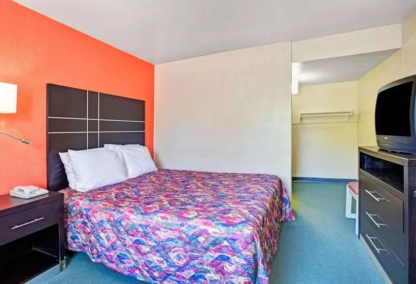 汽车旅馆  Knights Inn Jacksonville North