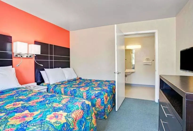 汽车旅馆  Knights Inn Jacksonville North