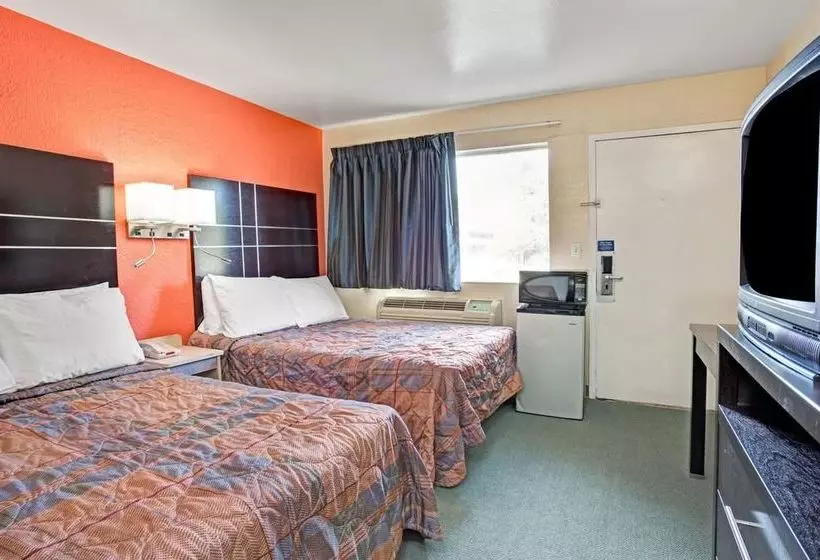 汽车旅馆  Knights Inn Jacksonville North