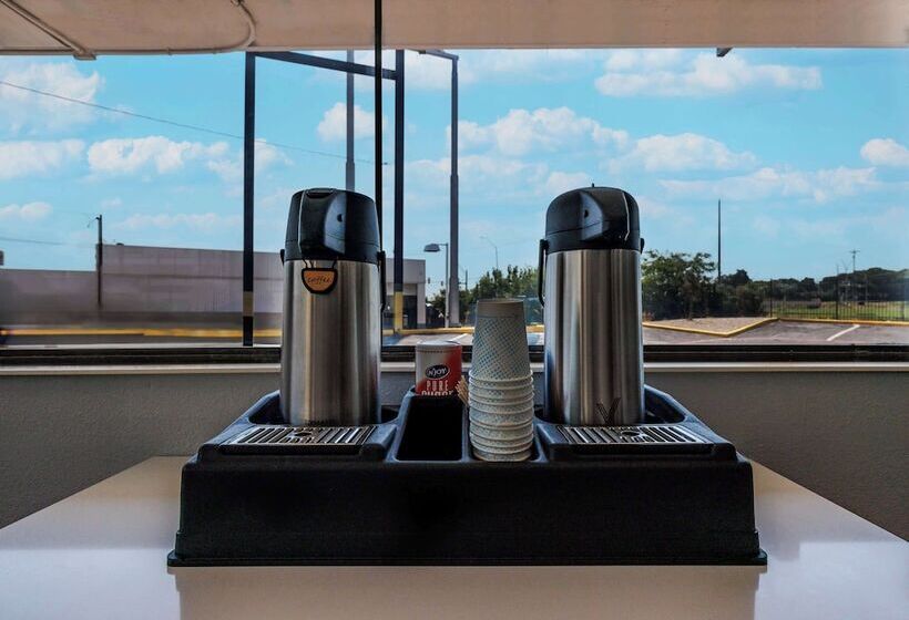 מוטל OYO Hotel Fort Worth East Gateway Ball Park