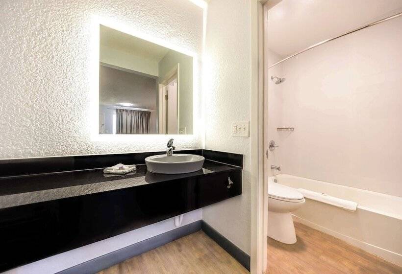 מוטל OYO Hotel Fort Worth East Gateway Ball Park