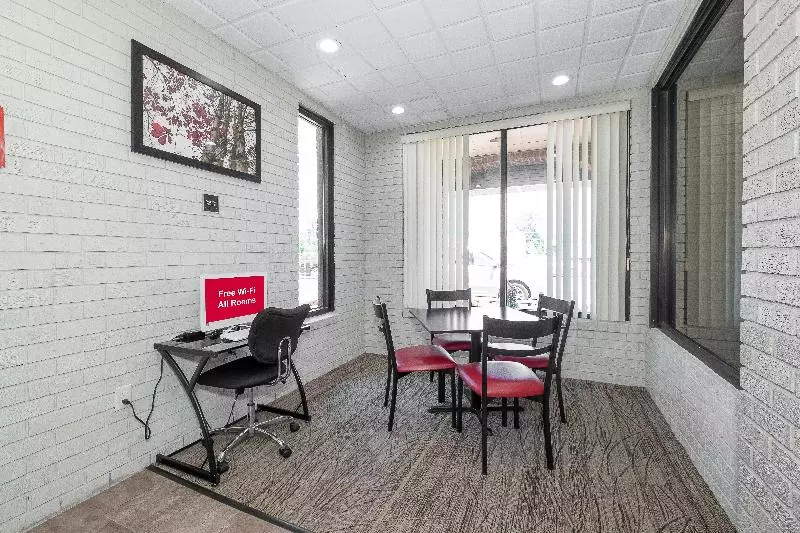 汽车旅馆  Red Roof Inn Roanoke Rapids
