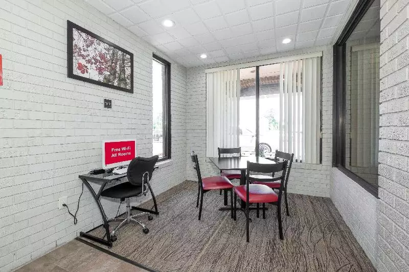 汽车旅馆  Red Roof Inn Roanoke Rapids