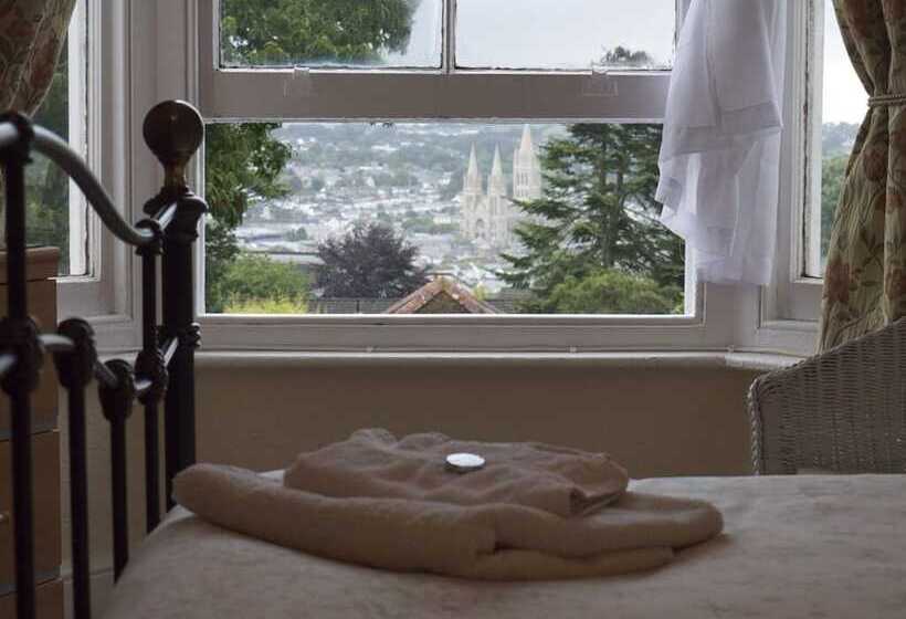 펜션 Donnington Guest House