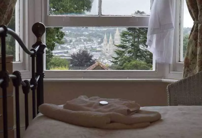 Pensão Donnington Guest House