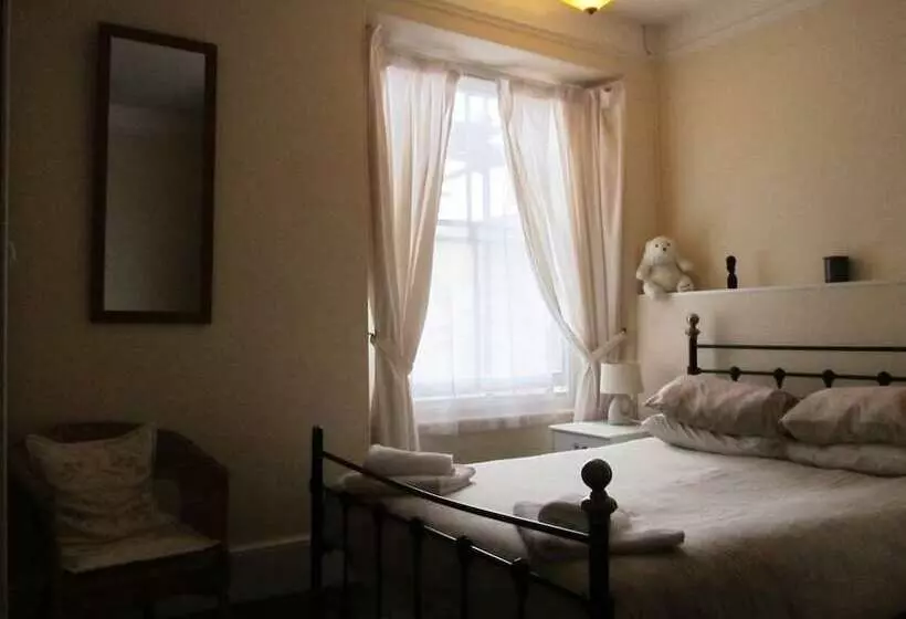 Pensão Donnington Guest House