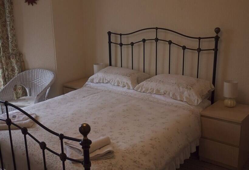 펜션 Donnington Guest House