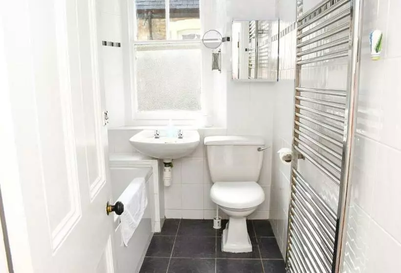 Pensão Donnington Guest House