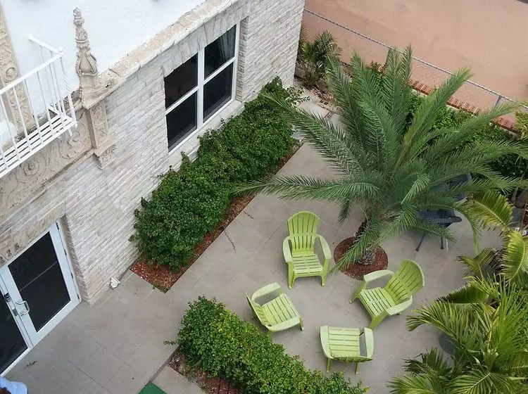 Chic Apartments At Miami Beach