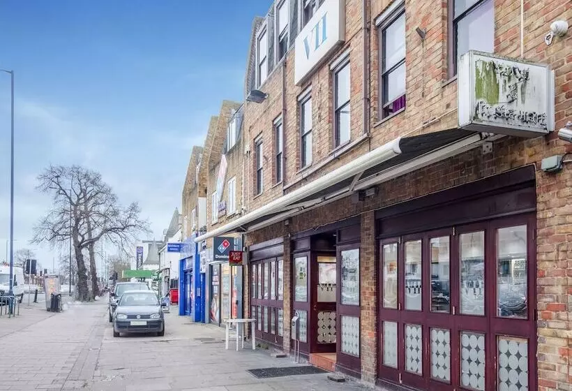 Vii Hotel & Indian Restaurant