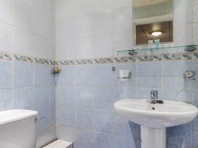 Vii Hotel & Indian Restaurant