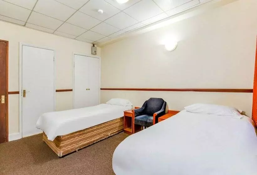 Vii Hotel & Indian Restaurant