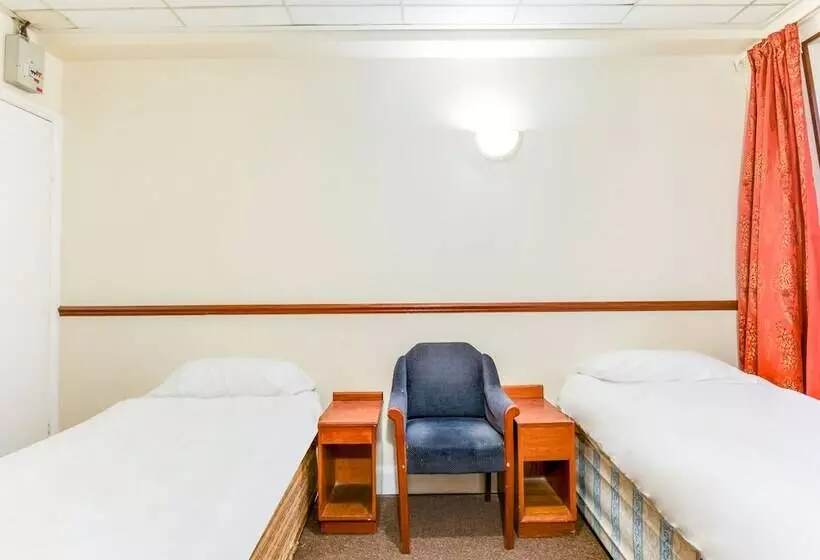 Vii Hotel & Indian Restaurant