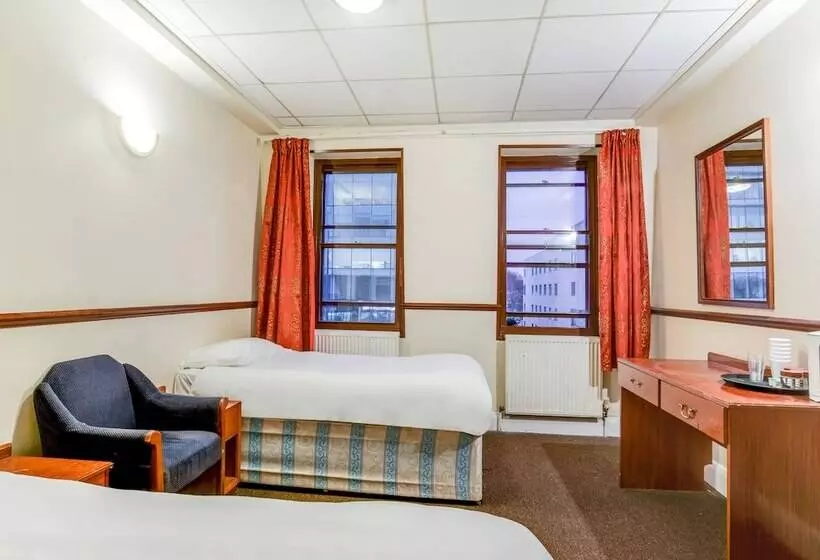 Vii Hotel & Indian Restaurant