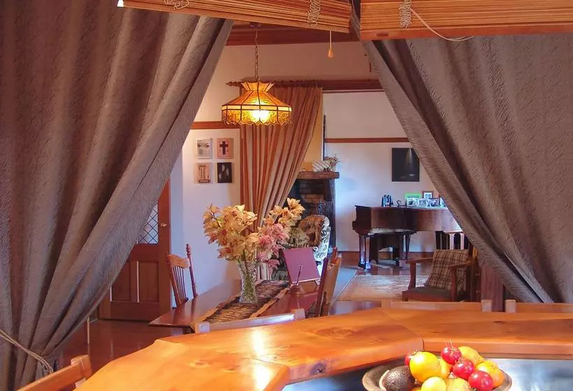 ベッドアンドブレックファースト Orongo Bay Homestead