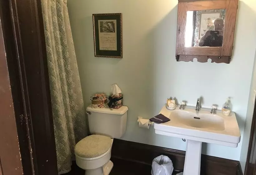 Corner George Inn Bed & Breakfast