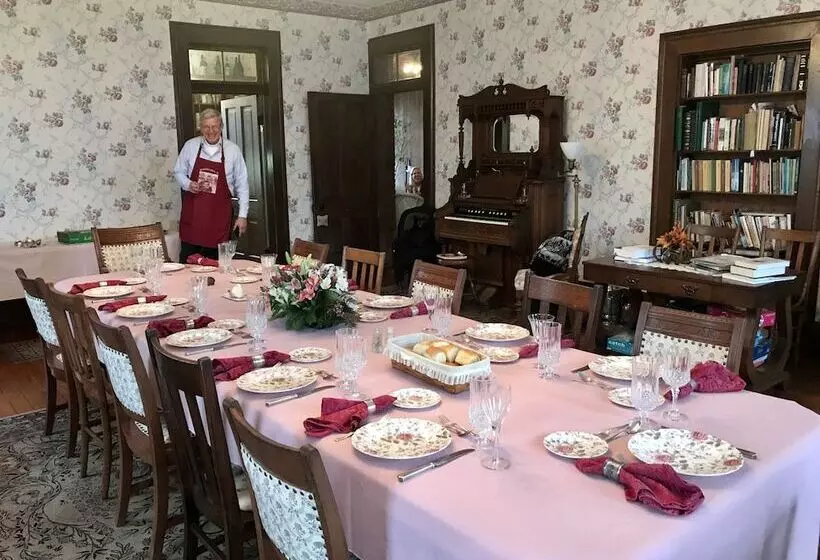 Corner George Inn Bed & Breakfast