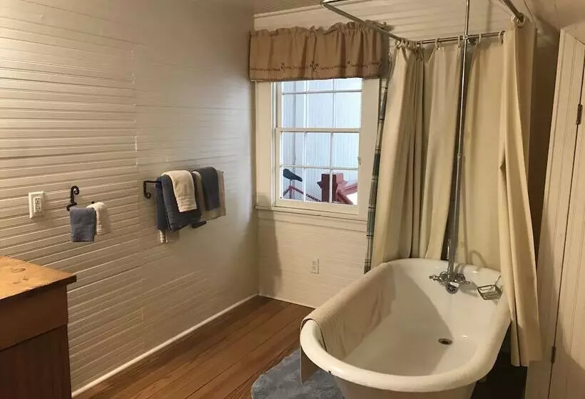 Corner George Inn Bed & Breakfast