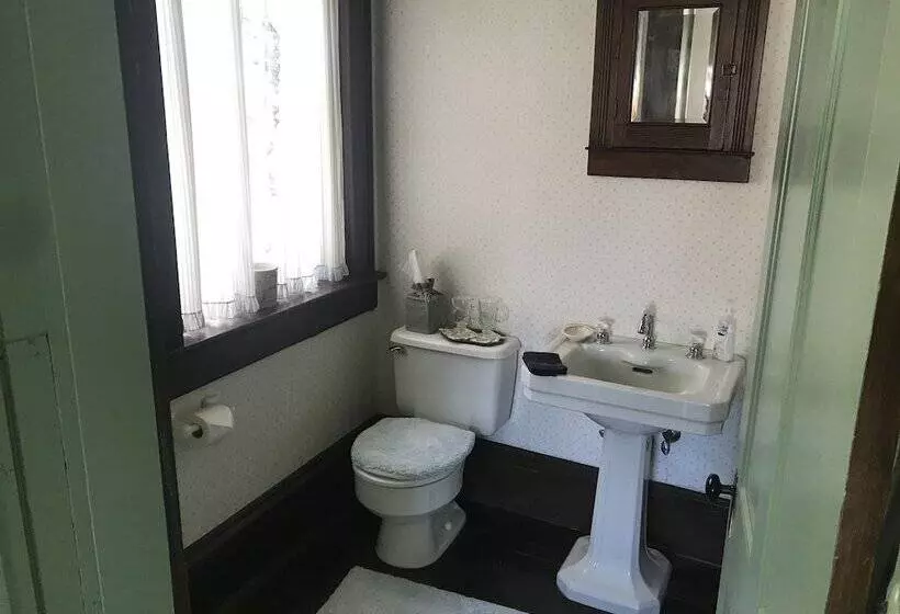 Corner George Inn Bed & Breakfast